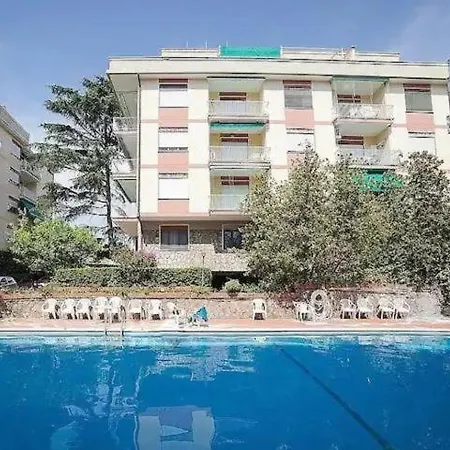 公寓 & Pool 2 *
